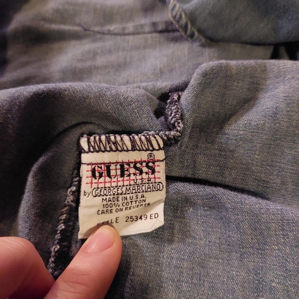 Vintage Guess western style 100 cotton denim button up with plaid fabric buttons - Picture 5 of 8